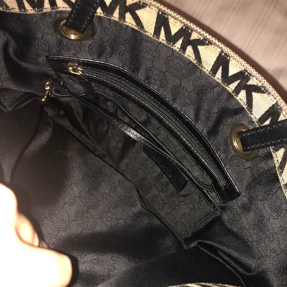 Medium Michael Kors bag - Picture 6 of 7